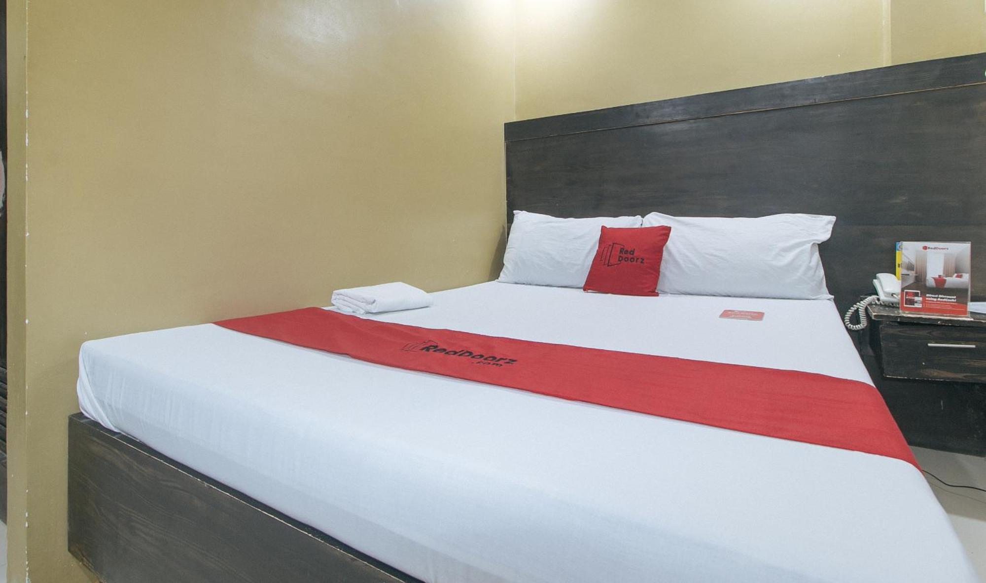 Reddoorz At Jqv Camarin Hotel 3*
