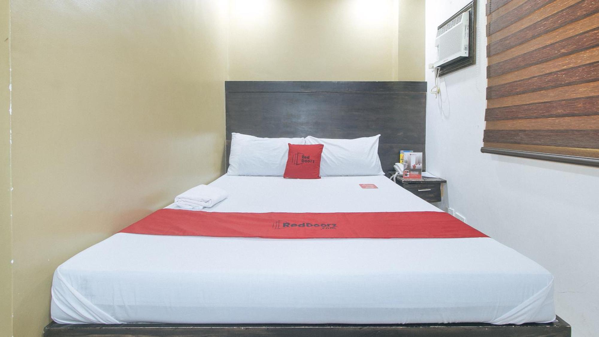 Reddoorz At Jqv Camarin 3*