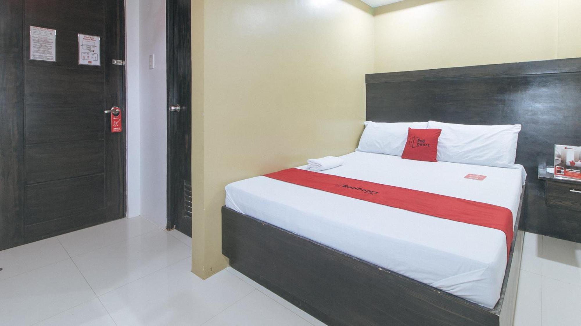 Reddoorz At Jqv Camarin