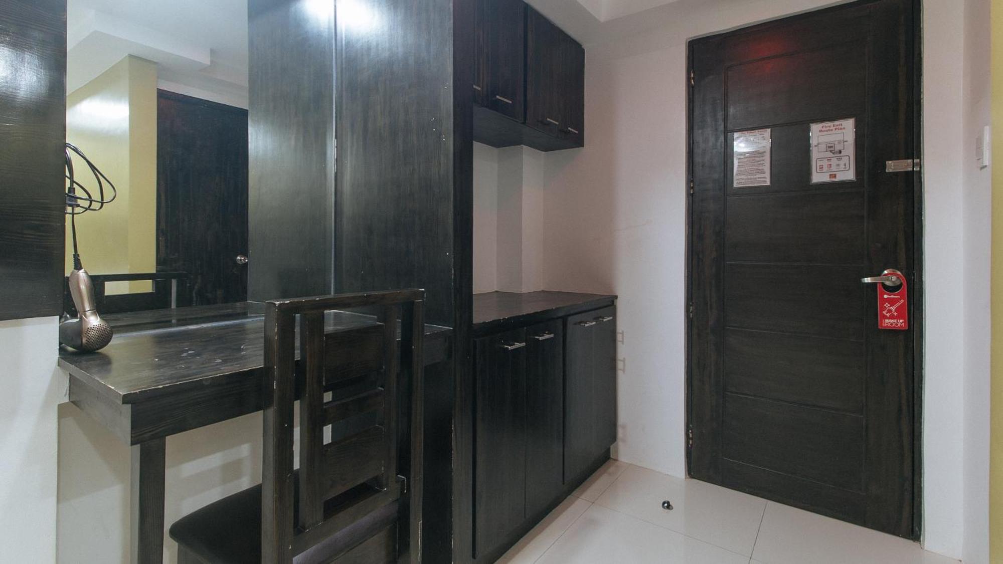 Reddoorz At Jqv Camarin 3* Manila