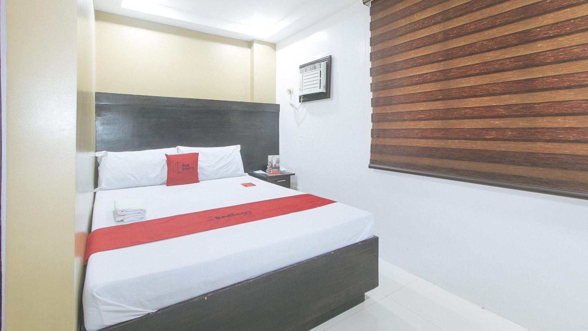 Reddoorz At Jqv Camarin Manila