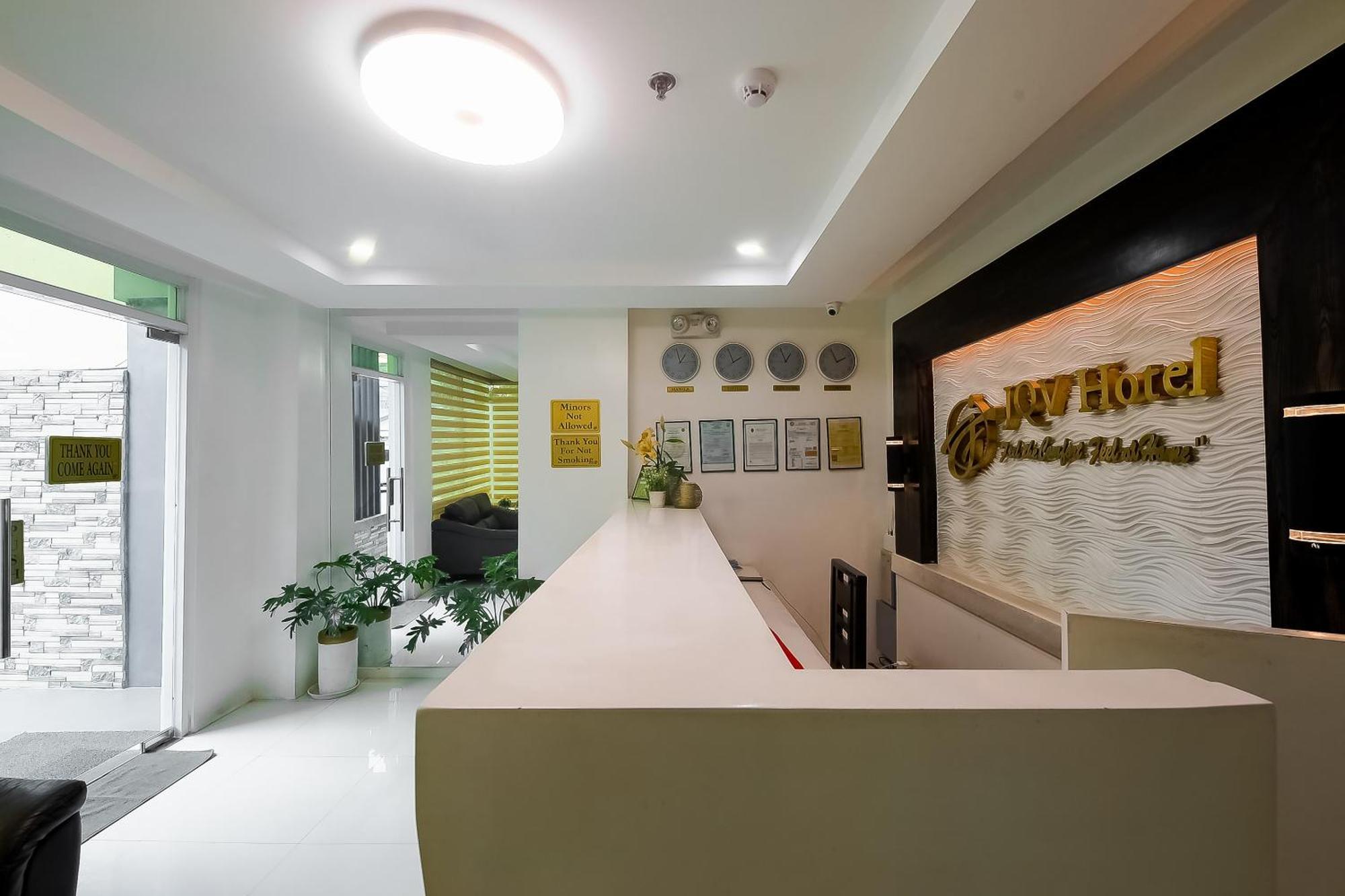 Hotel Reddoorz At Jqv Camarin