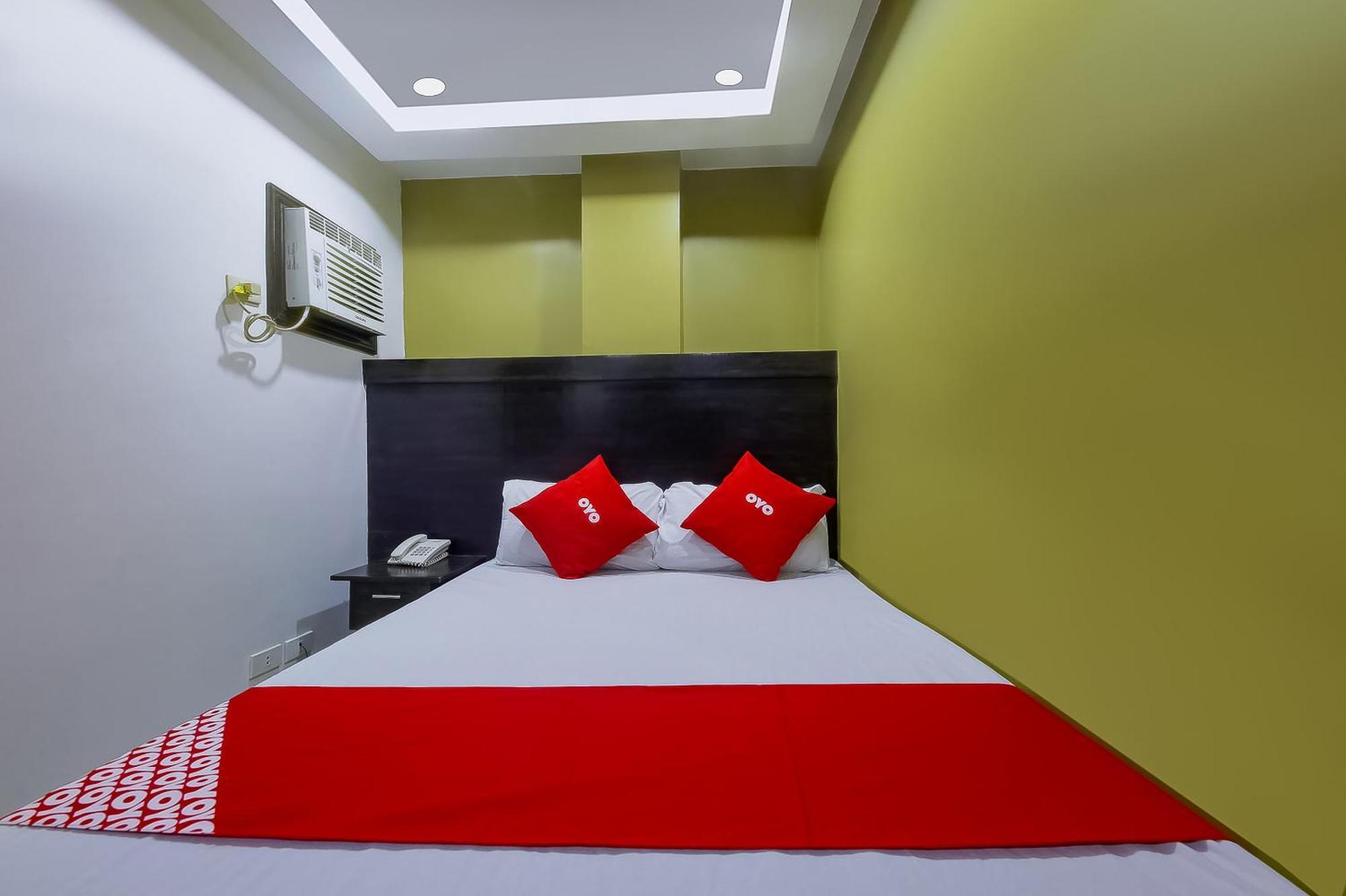 Hotel Reddoorz At Jqv Camarin Manila
