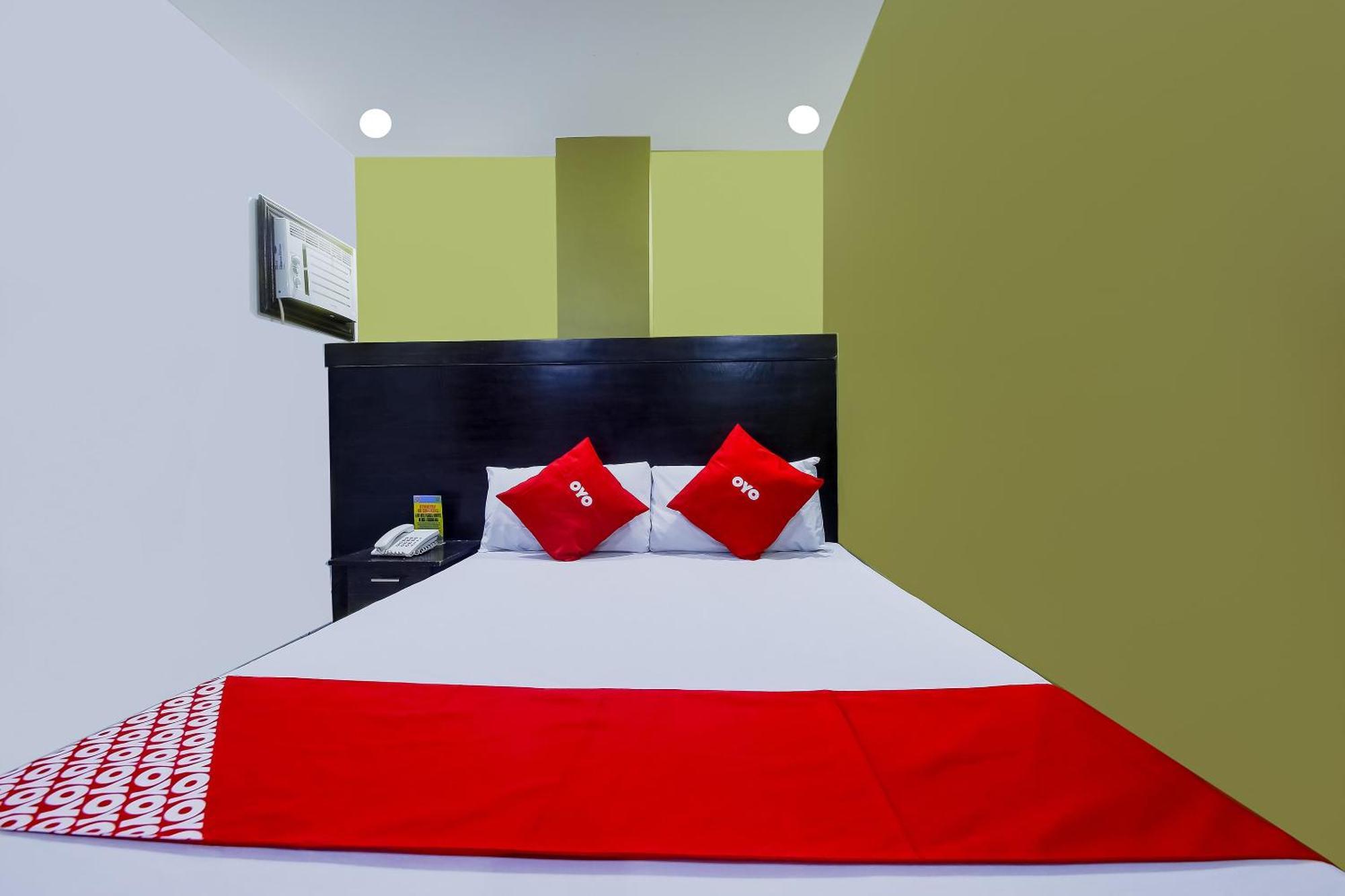 Reddoorz At Jqv Camarin Hotel Manila