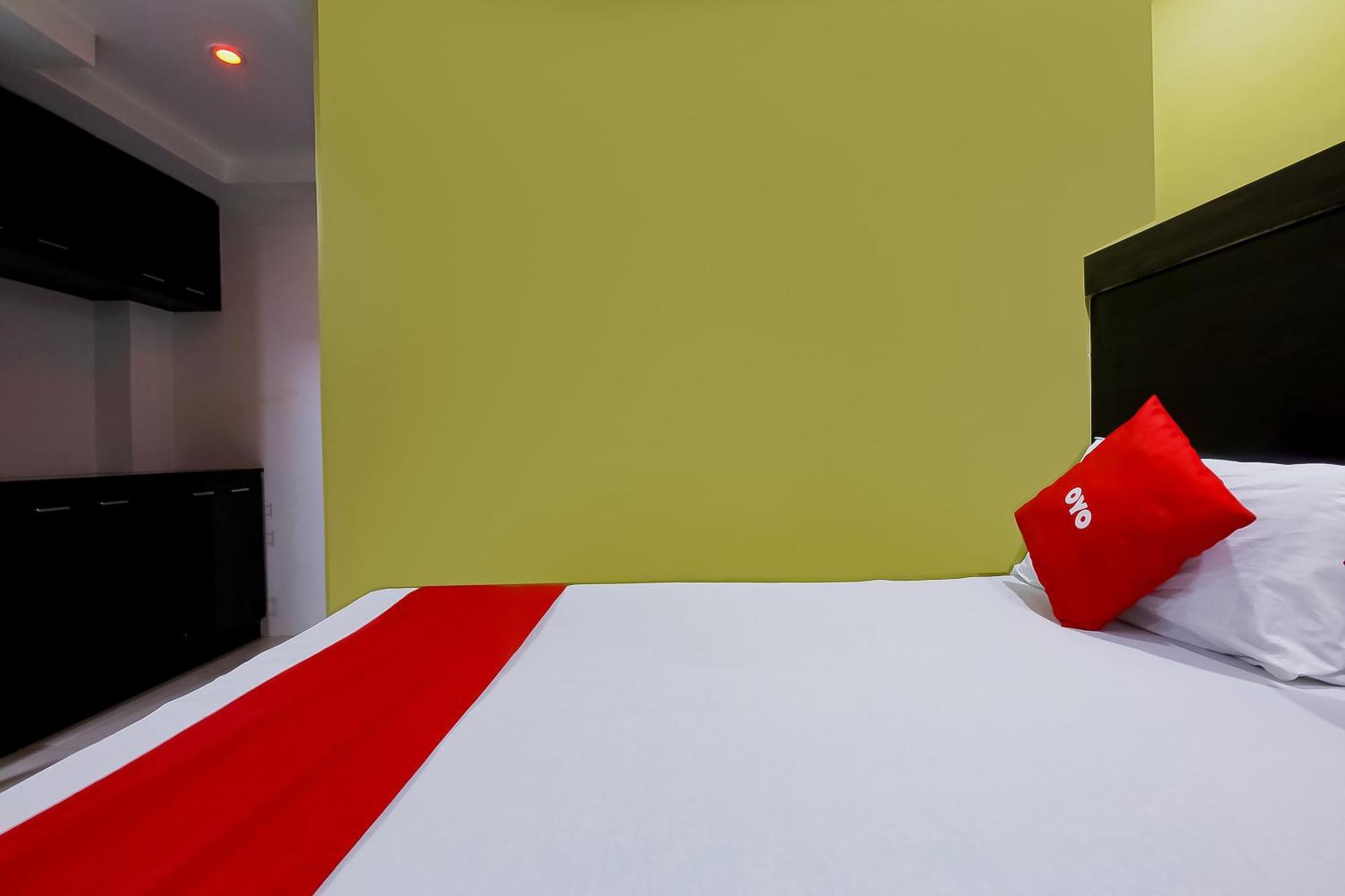 Reddoorz At Jqv Camarin Hotel