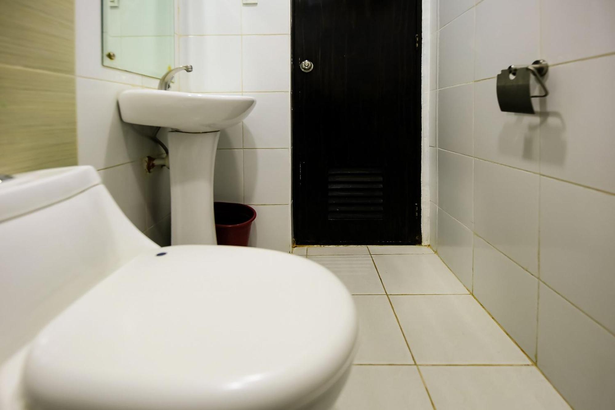 Reddoorz At Jqv Camarin 3* Manila