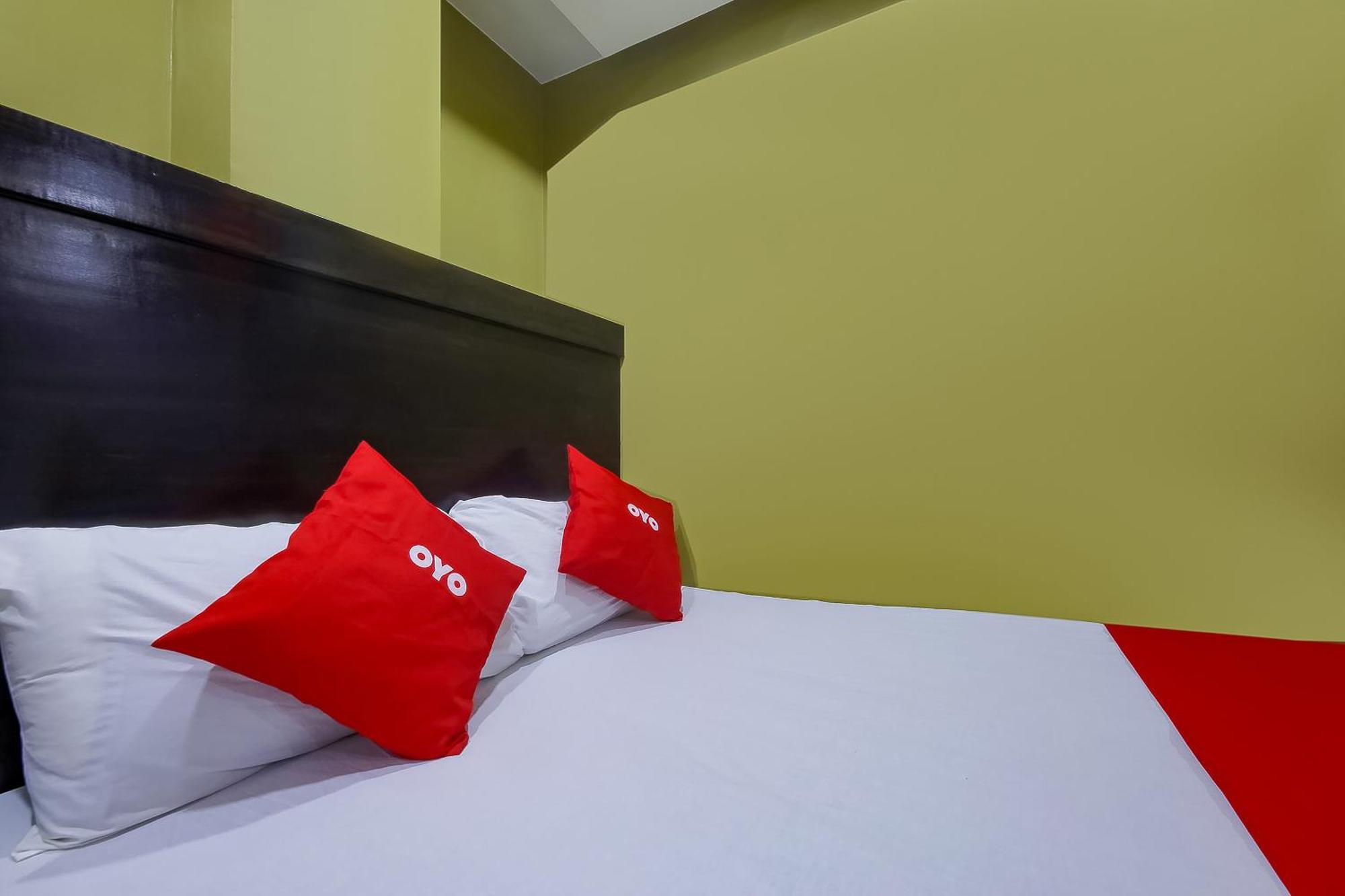Reddoorz At Jqv Camarin Hotel