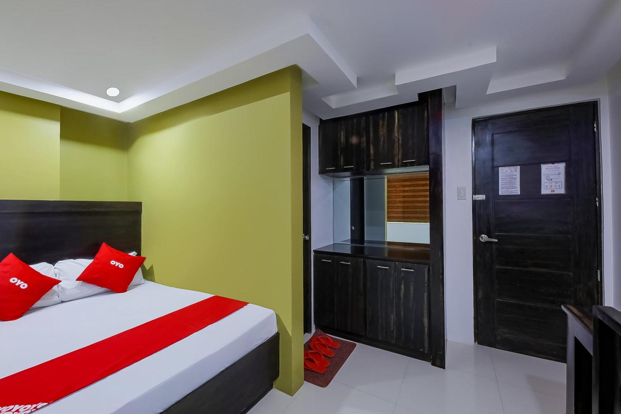 Reddoorz At Jqv Camarin Hotel 3*