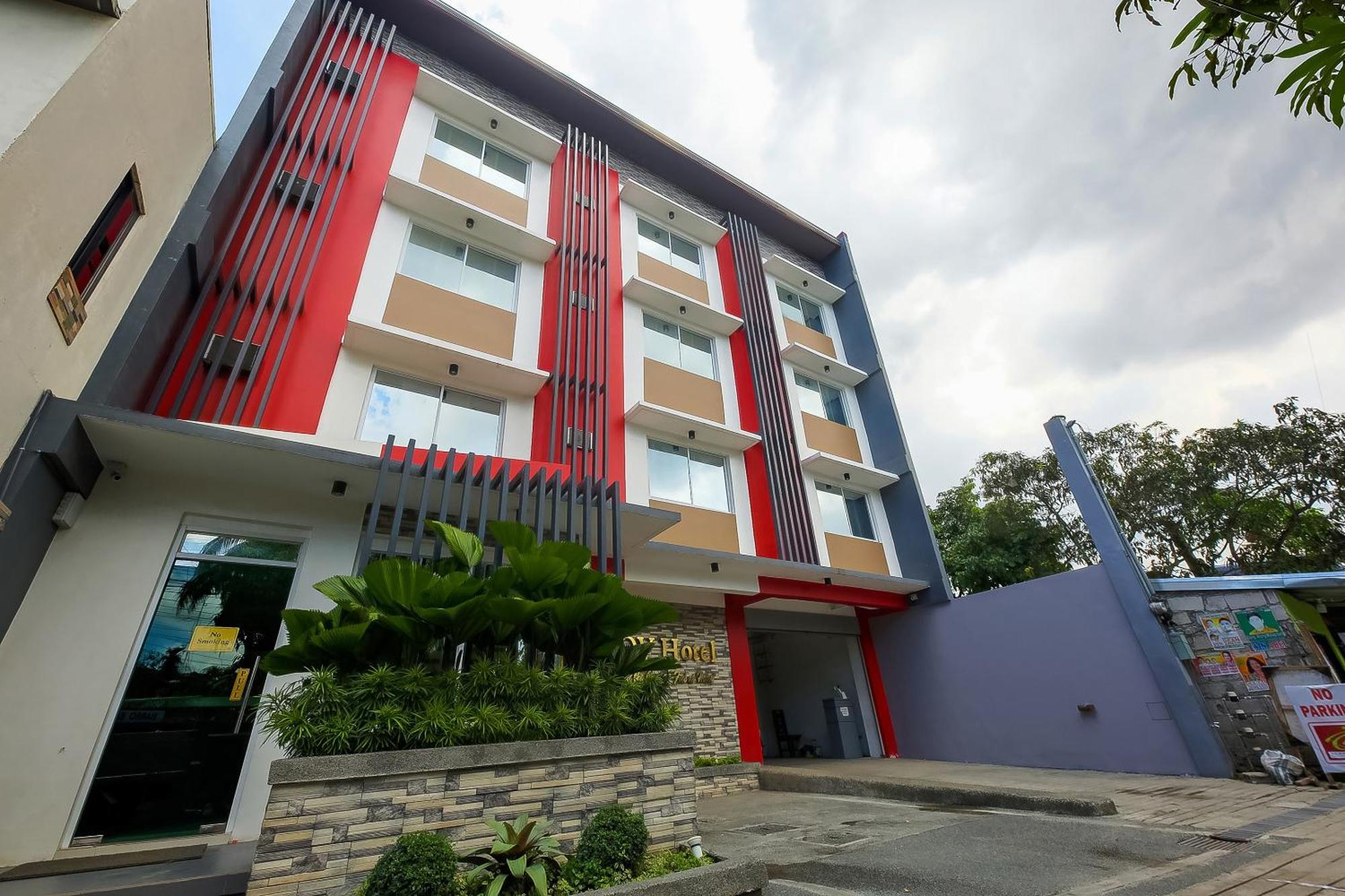 Hotel Reddoorz At Jqv Camarin 3*